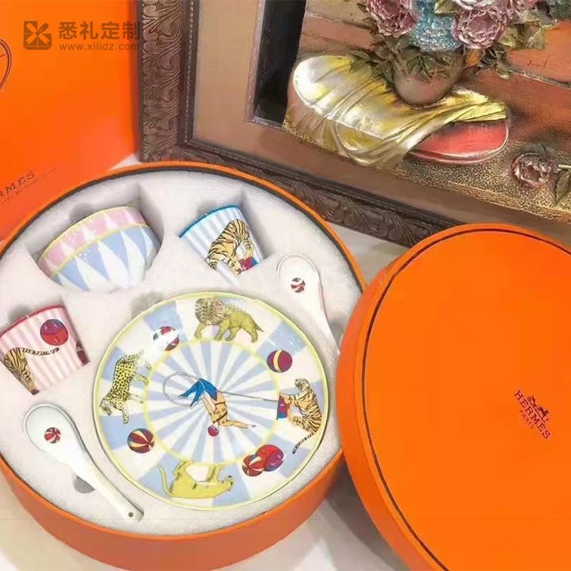 案例·爱马仕儿童餐具礼盒