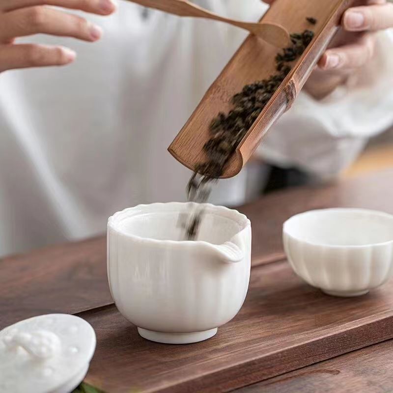 鵬翼蓮如意特級(jí)羊脂玉瓷套組