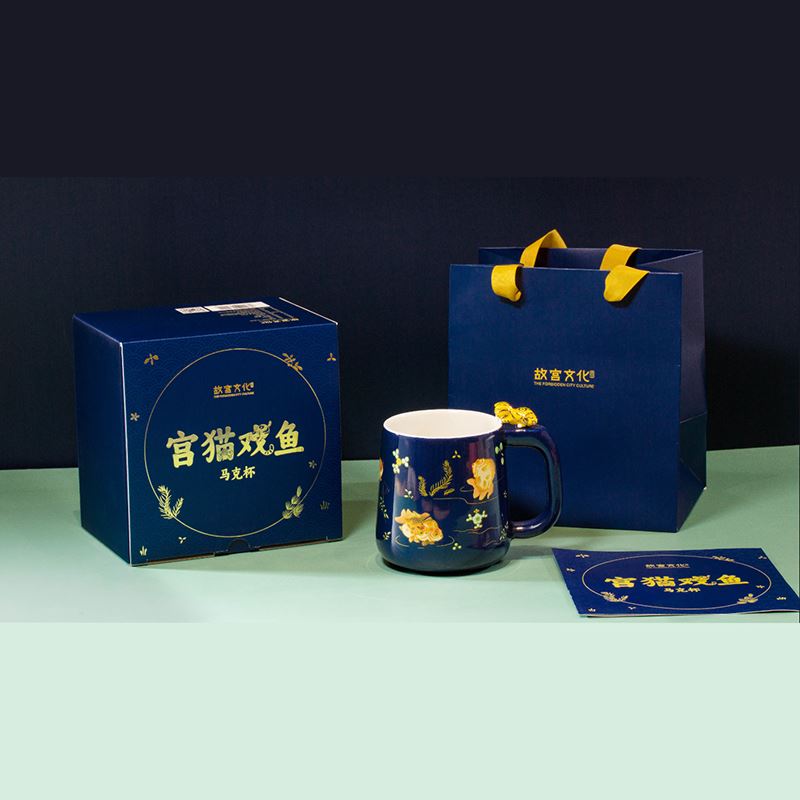 故宫宫猫戏鱼·马克杯