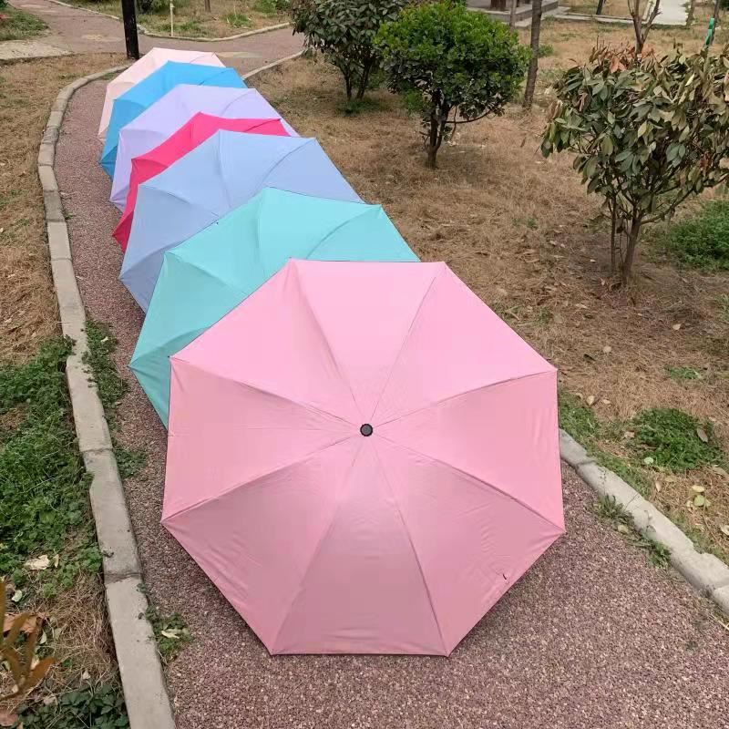 八股加粗中棒钢架黑胶晴雨广告伞