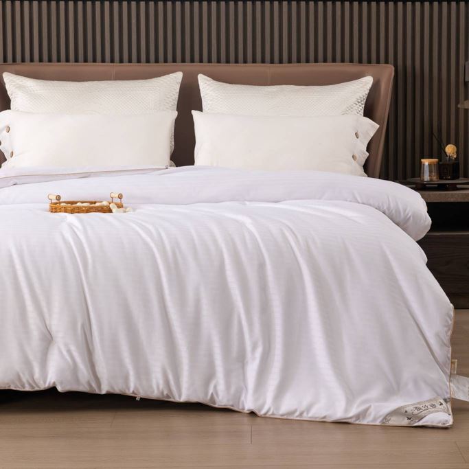 吉眠优品优雅提花蚕丝冬被