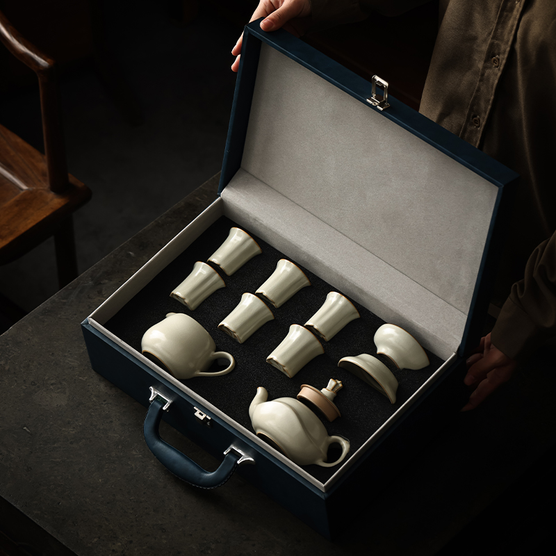 宏裕远航10头茶壶经典米黄开片皮盒套装JHY-CJ-156