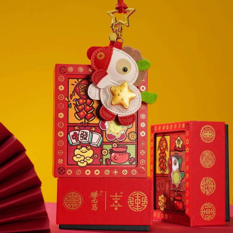 聚運(yùn)鑫開(kāi)門紅件賺元馬-福運(yùn)雙全黃金掛手把件文創(chuàng)禮