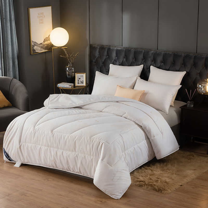 百丽安娜纯新保暖羊毛被