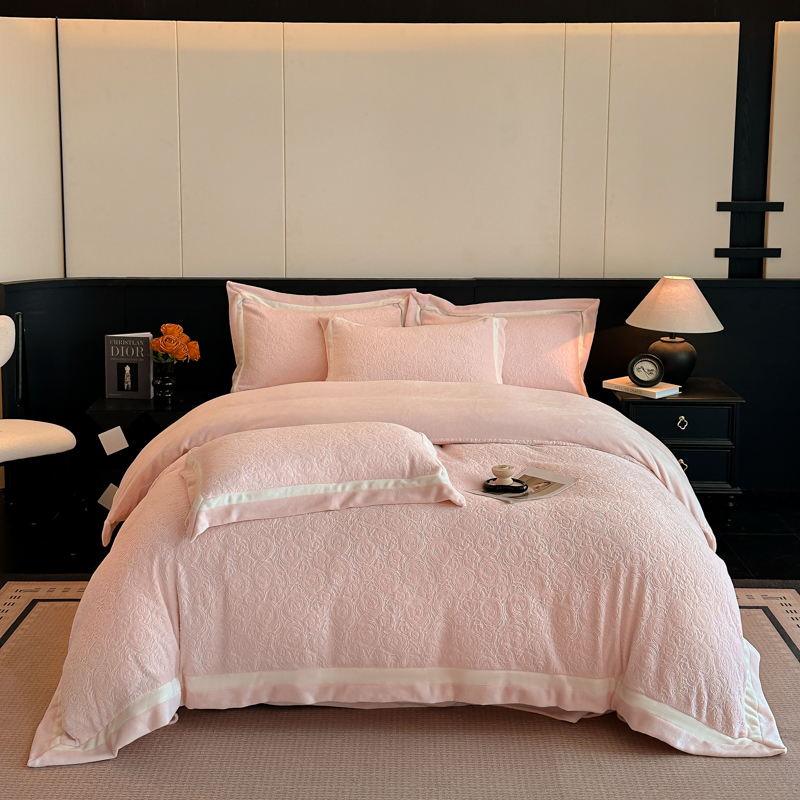 百丽安娜牛奶绒全消光工艺轻奢四件套--粉