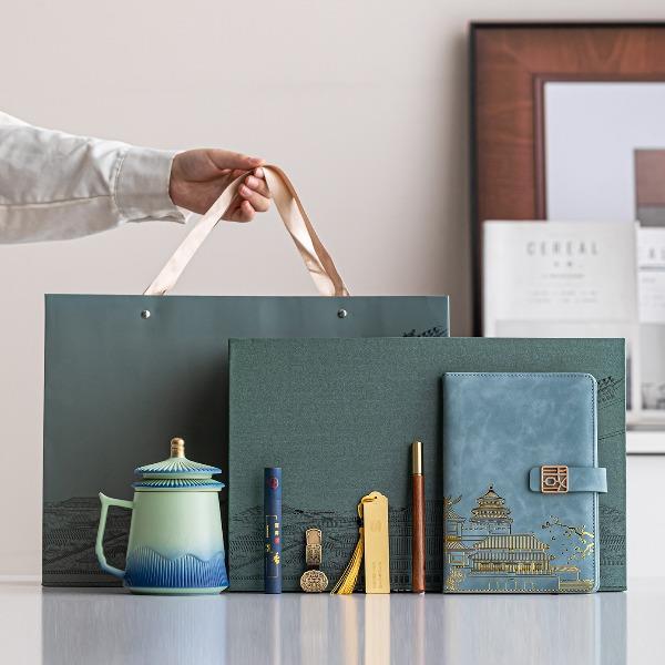 瓷語花香故宮文創(chuàng)辦公杯套裝