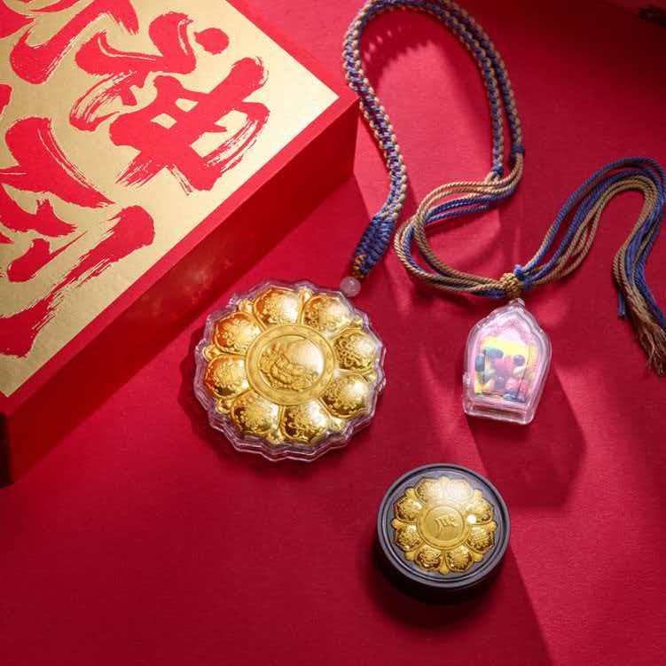 聚運(yùn)鑫財(cái)神駕到黃金車掛車載香薰禮盒