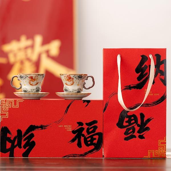 鵬翼馬年開門紅納福馬上有錢對(duì)杯對(duì)碟