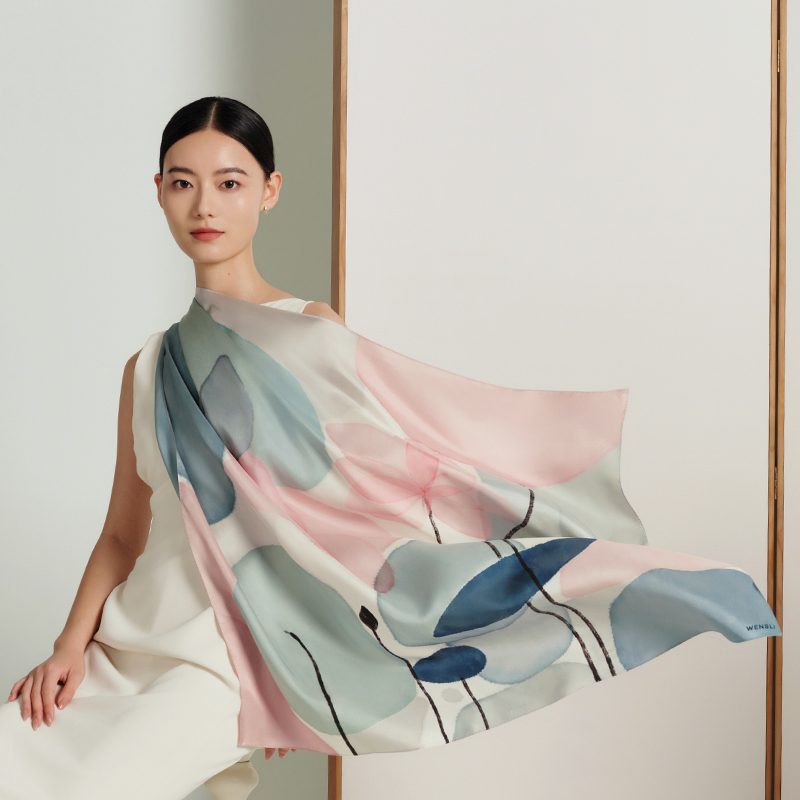 荷和美美-双面印花大方巾万事利2026春夏专柜新品