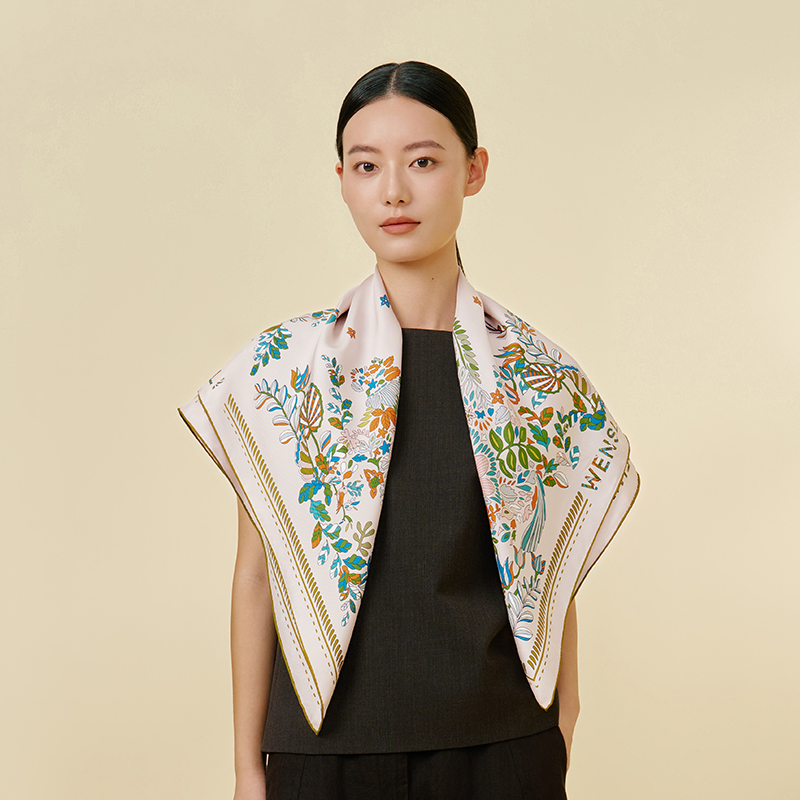 骐骥花丛-双面印花大方巾万事利2026春夏专柜新品