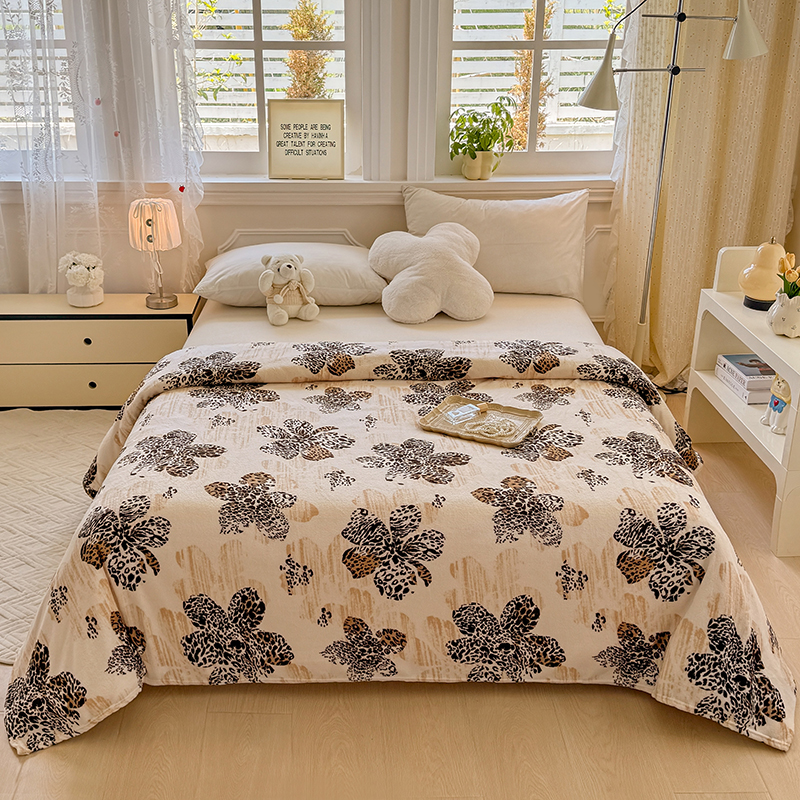 花花公子-家紡-潮牌舒云柔多功能休閑蓋毯午睡毯