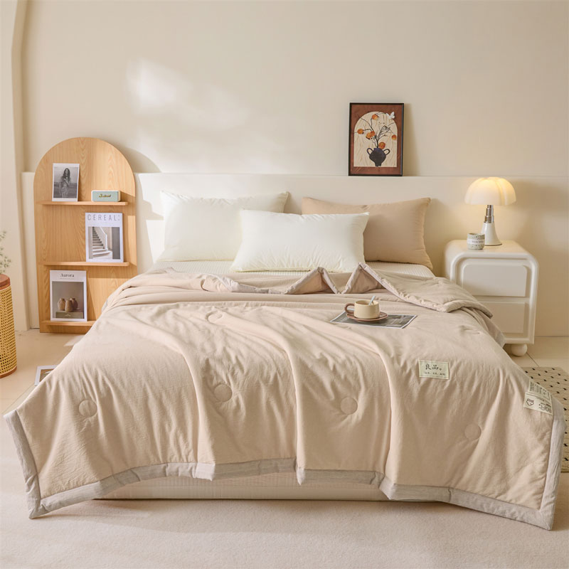 百丽安娜纯色无印风亲肤大豆夏被-卡其