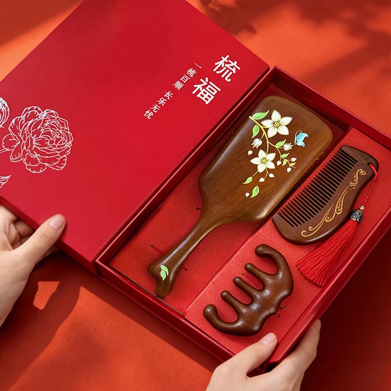 甜蜜点彩绘檀木梳子实用生日礼物伴手礼套装W5054
