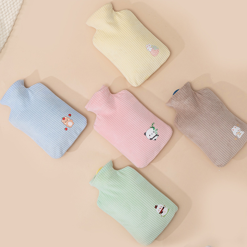 乐雪儿中号雕刻塑胶热水袋（细条纹绒布套）LXE-2506