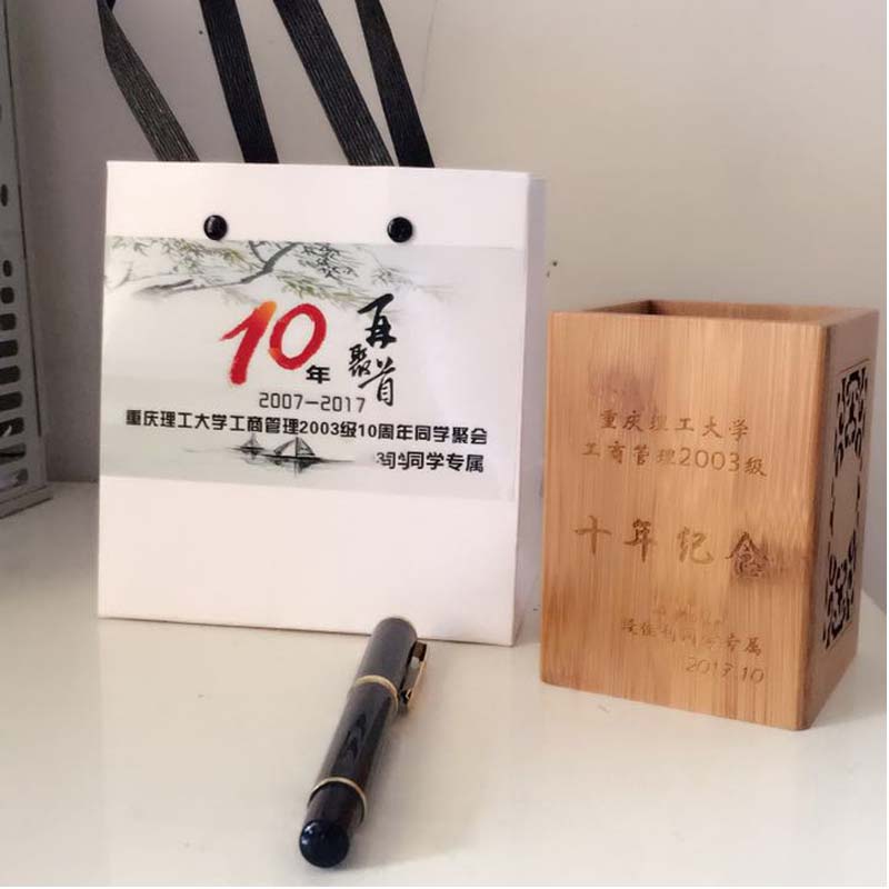 實(shí)木筆筒筆桶創(chuàng)意紀(jì)念品-聚會(huì)紀(jì)念品