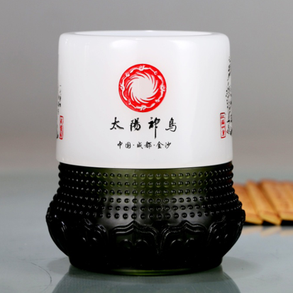 琉璃玉筆筒（四面圖形）